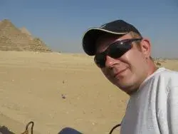Enrico Innig auf einer Reise in der Wüste